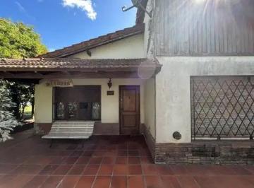 Casa de 6 ambientes, Ensenada · Casa en Venta de 3 Dorm. C/ Cochera en Villa del Plata