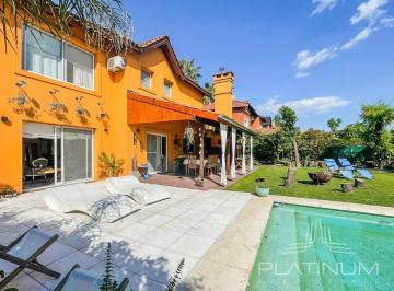 Casa · 230m² · 6 Ambientes · 3 Cocheras · Casa en Venta en Maschwitz Privado