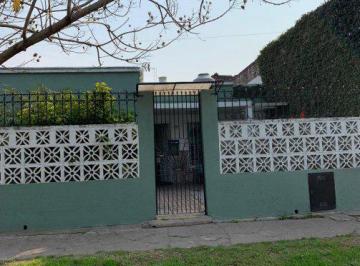 Casa de 3 ambientes, Lanús · Casa 100 m². Calle Islandia. Lanus Oeste.