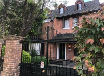 Casa · 350m² · 7 Ambientes · 2 Cocheras · Casa en Venta en Castelar Norte