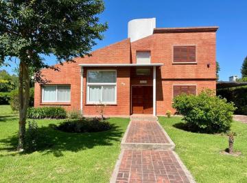 Casa · 93m² · 5 Ambientes · 2 Cocheras · Venta Casa 5 Amb C/pileta Country La Martona