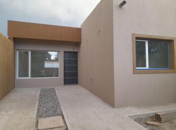 Casa · 74m² · 3 Ambientes · Casa en Centenario