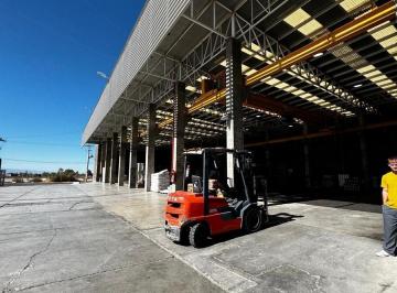 Bodega-Galpón · 2150m² · 8 Ambientes · 15 Cocheras · Galpón en Alquiler Mas Oficinas y Deposito