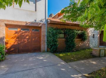 Casa · 125m² · 5 Ambientes · 1 Cochera · Casa en Venta - 4 Dorm. 3 Baños - Cochera - 145 m² - Mar del Plata