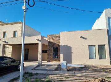 Casa · 130m² · 5 Ambientes · 2 Cocheras · Casa en Mayor Drummond