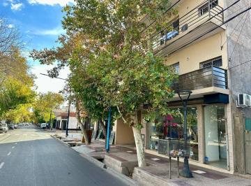 Local comercial · 30m² · 1 Ambiente · Se Vende Local Comercial, Adyacente Plaza de Godoy Cruz, Mza