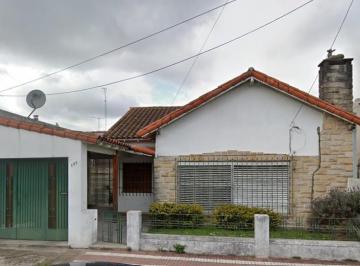 Casa · 350m² · 4 Ambientes · 1 Cochera · Casa en Venta