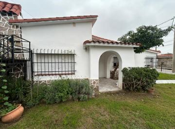 Casa de 5 ambientes, Córdoba · ¡Inversión Ideal! Casa + Departamento en Planta Alta + Local Comercial