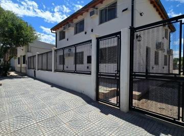 Casa · 150m² · 6 Ambientes · Alquiler Casa 6 Ambientes, Amoblada con Parrilla y Estacionamiento Añelo Centro Cercano Al Municipio