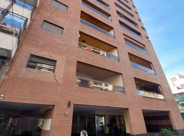 FRENTE · Alquilo Dpto. 2 Amb Avellaneda Centro