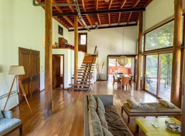 Casa · 420m² · 6 Ambientes · 3 Cocheras · Casa en Barrio de Chacras Cardales