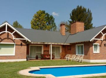 Casa · 200m² · 5 Ambientes · Venta Casa 5 Ambientes C/pileta en Los Cardales