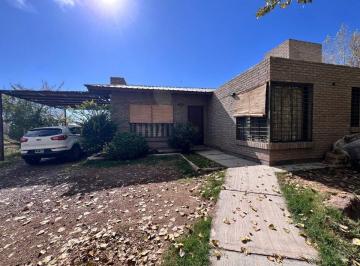 Casa · 100m² · 4 Ambientes · 2 Cocheras · Casa en Venta en Callejon Cerrado Gllen