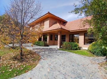 Casa · 600m² · 9 Ambientes · Rincon Club de Campo Casa Nivel Gerencial