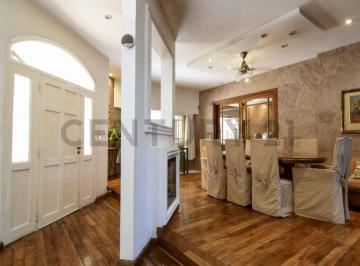 Casa · 225m² · 5 Ambientes · 2 Cocheras · Venta de Casa 5 Ambientes en Versalles, Capital Federal
