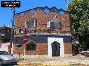 Casa · 225m² · 5 Ambientes · 2 Cocheras · Venta de Casa 5 Ambientes en Versalles, Capital Federal