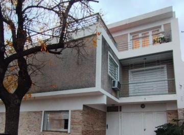 Casa · 250m² · 12 Ambientes · 1 Cochera · En Venta Casa 3 Dorm. Cochera + Dto 2 Dor Villa Cabrera Oportunidad