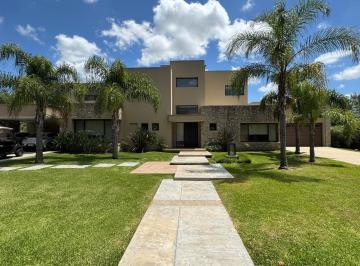 Casa · 350m² · 5 Ambientes · 5 Cocheras · Casa en Venta en Country San Diego!