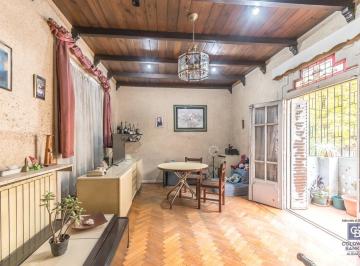 PH · 101m² · 5 Ambientes · PH en Venta Casa 5 Ambientes Villa Crespo a Reciclar