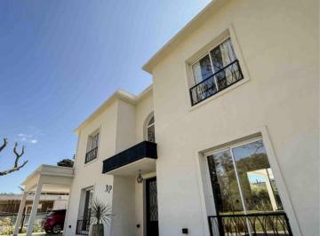 Casa · 320m² · 5 Ambientes · 2 Cocheras · Casa - La Candida