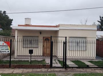 Casa de 3 ambientes, Almirante Brown · Casa 3 Amb en Alquiler