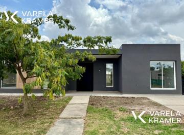 Casa · 120m² · 4 Ambientes · Casa en Venta en Santa Emilia Pilar del Este