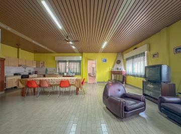 Casa · 508m² · 5 Ambientes · 1 Cochera · Casa con Galpón en Venta en Valentin Alsina