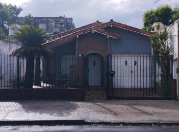 Casa · 120m² · 3 Ambientes · 1 Cochera · Casa Al Frente de Cuatros Ambientes