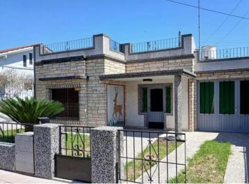 Casa · 90m² · 3 Ambientes · Casa Americana 3 Ambientes! Lote de 10x 37