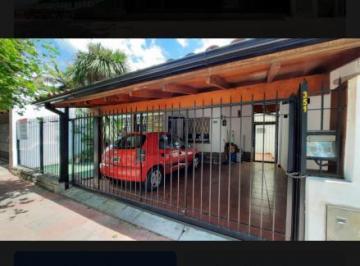 Casa · 150m² · 5 Ambientes · Chalet 5 Ambientes! Bernardo de Irigoyen 300