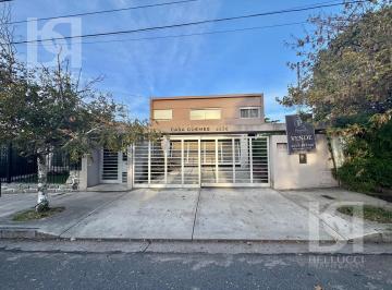 Casa · 360m² · 6 Ambientes · 2 Cocheras · Casa de 6 Ambiente en Venta en Barrio Güemes