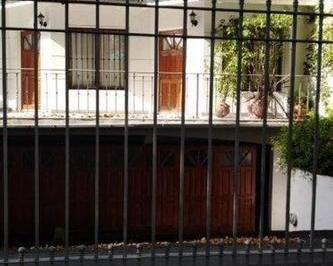 Casa · 160m² · 4 Ambientes · 1 Cochera · Tríplex con Parque en Adrogué