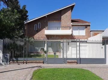 Casa · 180m² · 5 Ambientes · Gimenez 3200! Chalet 5 Ambientes Impecable