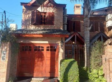 Casa · 140m² · 4 Ambientes · Sarmiento 3200 ‼️ Hermoso Triplex de Categoria! Exclusiva Ubicacion
