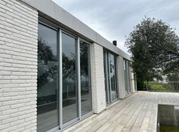 Casa · 320m² · 10 Ambientes · 4 Cocheras · Casa en Venta en La Deseada Excelentes Vistas y Diseño