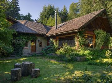 Casa · 398m² · 7 Ambientes · 1 Cochera · Casa Chalet en Venta en Altos del Sol, San Martin de Los Andes, Patagonia