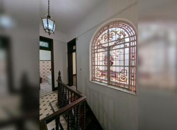 Imagen 1 - Casa de estilo con 5 dormitorios, balcón y amplia terraza en Montevideo y Mitre, ideal uso profesion - · Casa de Estilo con 5 Dorm., Balcón y Amplia Terraza en Montevideo y Mitre, Ideal Uso Profesion