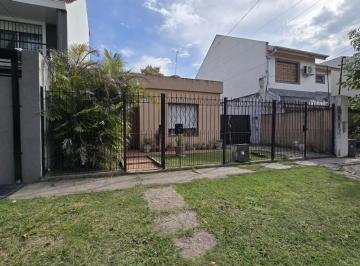 Casa · 100m² · 3 Ambientes · Casa Venta Castelar Norte Lote 10x35 Amplio Fondo