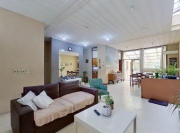 Casa · 214m² · 7 Ambientes · 2 Cocheras · Casa en Venta 7 Ambientes Don Torcuato Lote 10x40