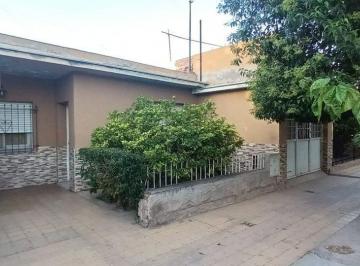 Casa · 130m² · 4 Ambientes · 1 Cochera · Casa 3 Dorm. en Venta Las Heras