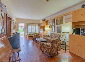 Casa · 174m² · 5 Ambientes · 2 Cocheras · Venta Casa con Departamento Punta Mogote