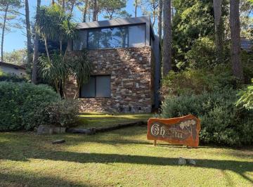 Casa · 237m² · 5 Ambientes · 3 Cocheras · Venta Moderna Casa Mar de Las Pampas 200 m Mar