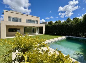 Casa · 300m² · 4 Dormitorios · 2 Cocheras · Venta Casa Sauces
