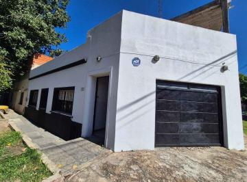 Casa · 113m² · 4 Ambientes · 1 Cochera · Venta de Casa en San Martin