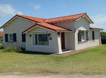 Casa · 120m² · 4 Ambientes · Venta Casa 4 Ambientes en El Miramar Link Golf