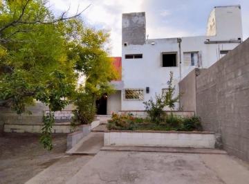 Casa · 80m² · 3 Ambientes · 1 Cochera · Casa 2 Dorm. Barrio Pueyrredon