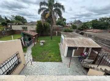 Casa · 154m² · 3 Ambientes · 1 Cochera · Venta Casa 3 Ambientes Mariano Acosta y Local
