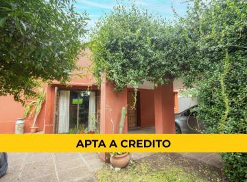 Casa · 246m² · 6 Ambientes · 1 Cochera · Casa en La Tatenguita