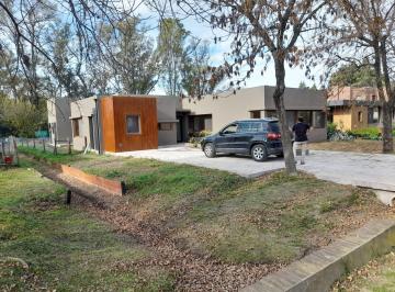 Casa · 185m² · 4 Ambientes · Casa en Venta - 3 Dorm. 3 Baños - 243.19 m - San Francisco, Pilar