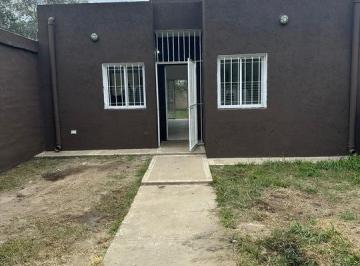 Casa · 62m² · 4 Ambientes · 1 Cochera · Casa en Venta - Apto Crédito - 2 Dorm. con Cochera y Patio (Arguello)